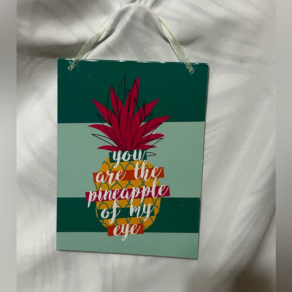 Hanging Pineapple signs - Picture 5 of 6
